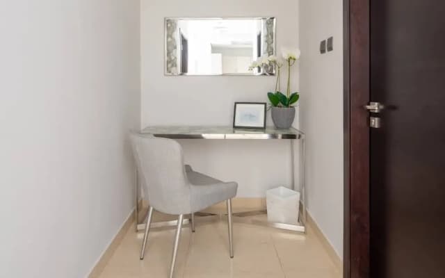 Spacious & Adorable 1BR in Downtown Dubai - photo 5