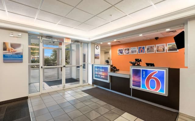 Motel 6 Orlando, FL - International Dr - photo 2