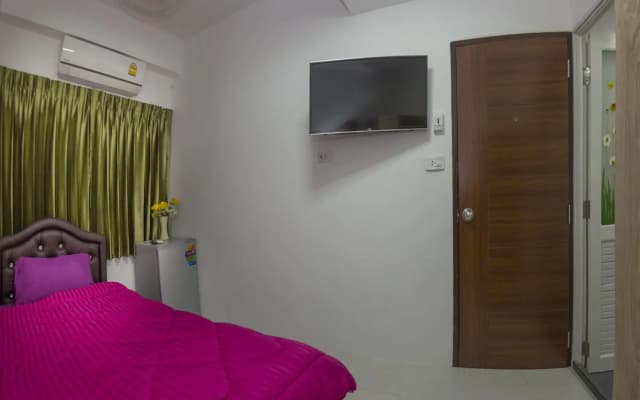 Kontiki Guesthouse - photo 4