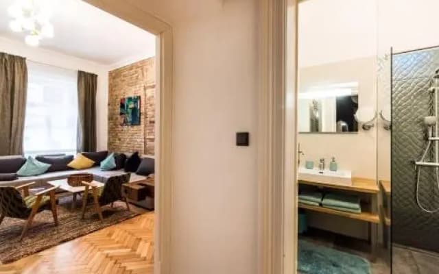 Urbana Hipster Downtown Budapest - photo 3