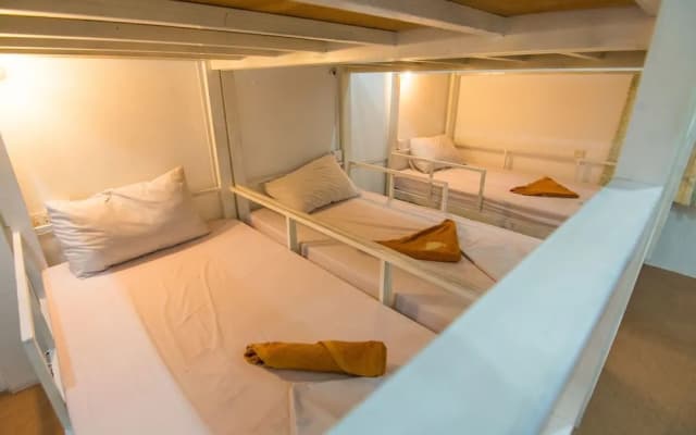 Golden Ganesha Villa - Hostel - photo 5