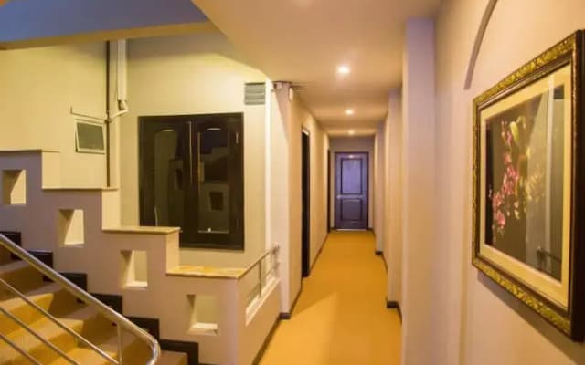 The Sun Hotel - photo 4