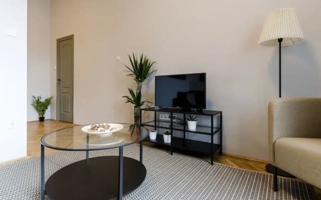 Bergamot Apartment - photo 2