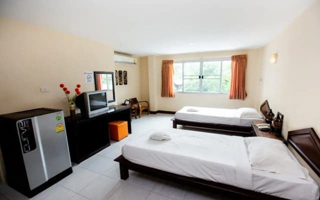 May I Inn - photo 3