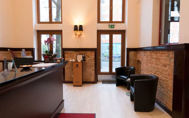 Hotel Am Anhalter Bahnhof - photo 2