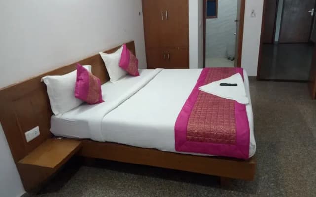Hotel Lotus Delhi Airport - photo 2