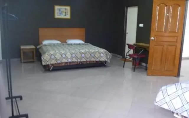 G Six Hotel - photo 5