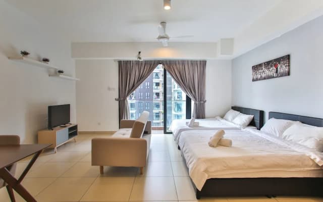 OwnAStay Midhill by Symphony Suite - photo 3