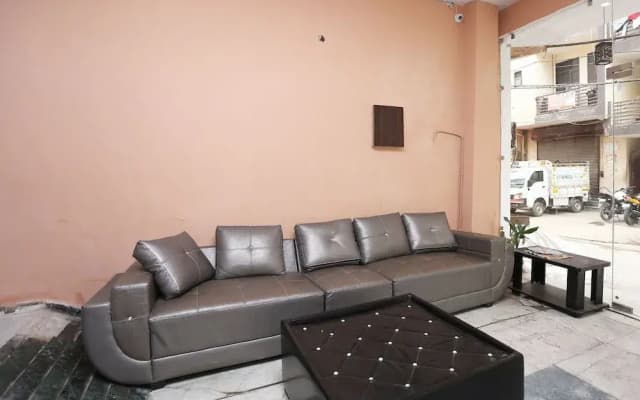 Oyo 26930 Suraj Legacy - photo 2