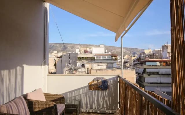 Exceptional modern studio in Athens, big balcony, central & calm - photo 3