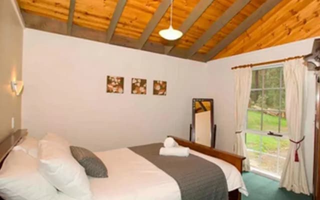Hill 'n' Dale Farm Cottages - photo 5