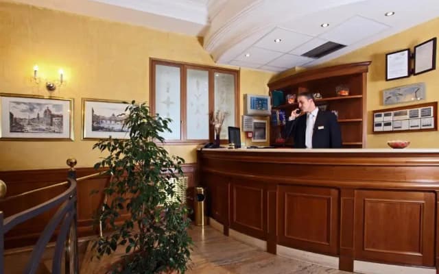 Hotel Montecarlo - photo 2