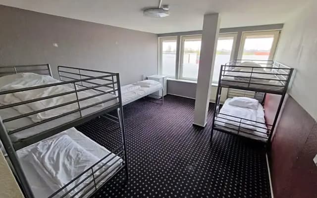 Isas Hostel - photo 2