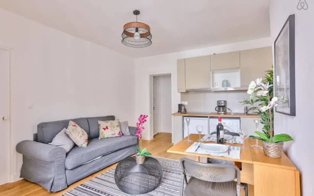 Family Apartment in Buttes Chaumont - photo 2