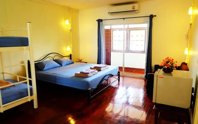 DD&B Hostel - photo 4