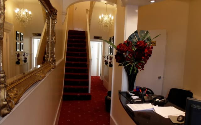 ABC Hyde Park Hotel - photo 2