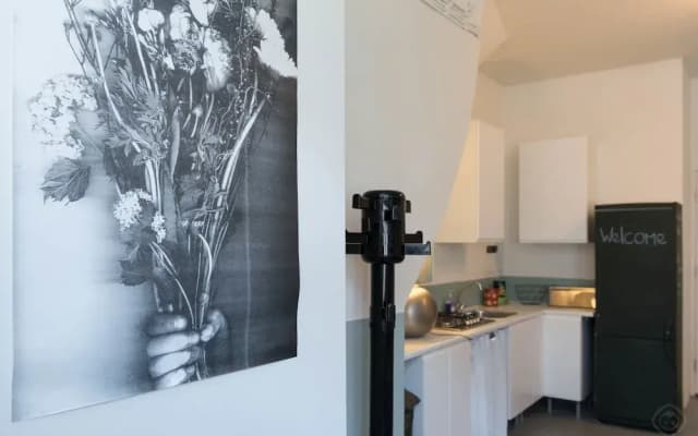 Authentic West Apartment - photo 5
