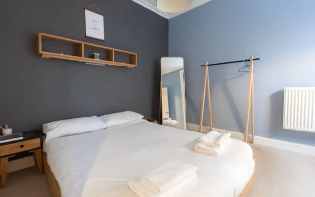 1 Bedroom Flat In Edinburghs New Town - photo 3