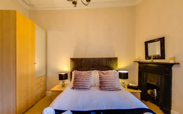 JOIVY Fabulous Ground-floor 3-bedroom Near Old Town - photo 4