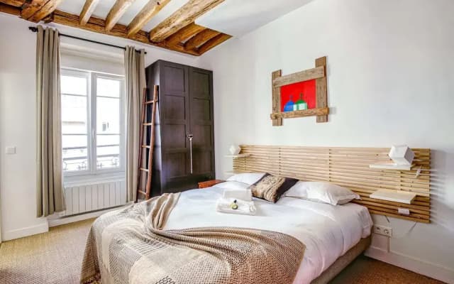 Loft-inspired Flat Near Montmartre, Sleeps 4 - photo 2