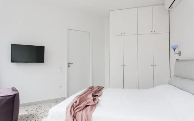 Stylish & perfectly located apartment, (Ermou st) - photo 3