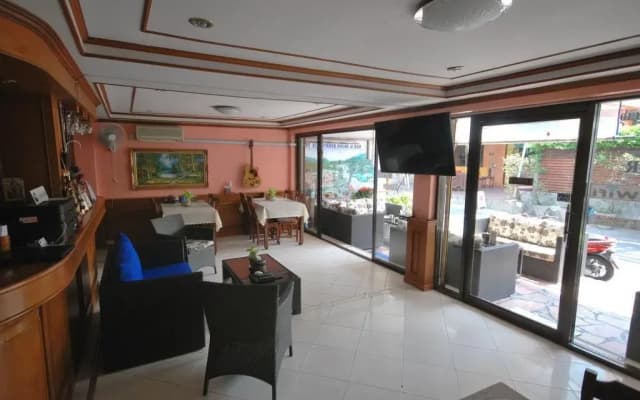 Kingfisher House And Bar - photo 4