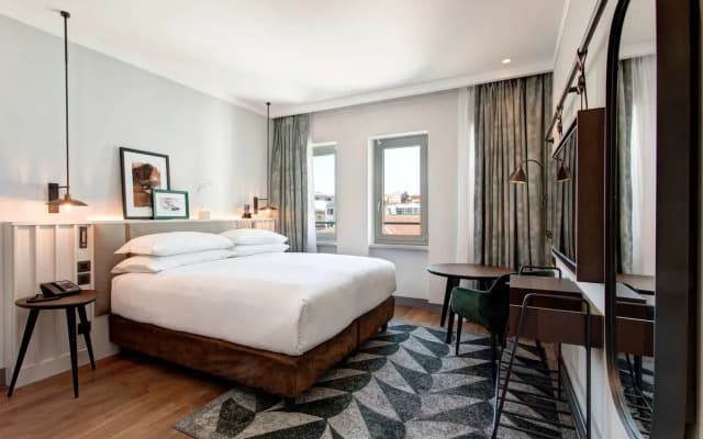 Hotel DoubleTree by Hilton Rome Monti - photo 3