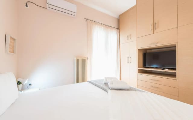 Stylish Acropolis Apartment by Cloudkeys - photo 2
