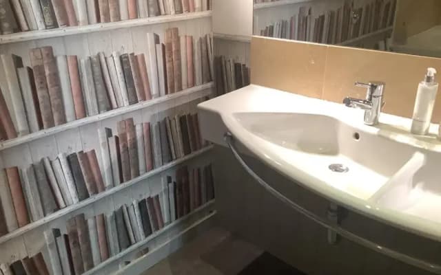 A Room in the City - West (formerly Luxury Central B&B) - photo 4