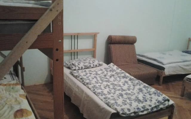 1st Apartments and Hostel - photo 4
