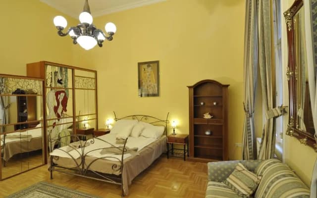 Charming Art Deco Flat - photo 3