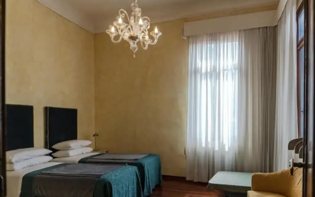 Luxury Balcony Apartment - photo 2