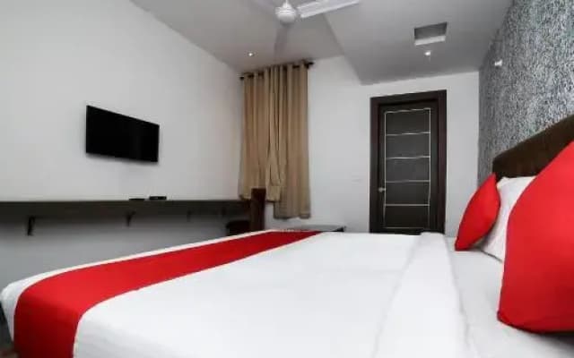 Oyo 24806 Hotel Pine - photo 3