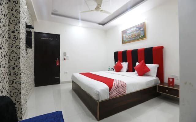 OYO 43923 Surbhi Residency - photo 5
