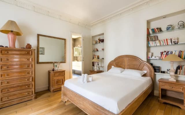 Ambassador Hideaway - photo 2