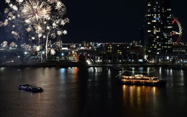 Orange Stay @ No1 Collins Wharf - photo 3