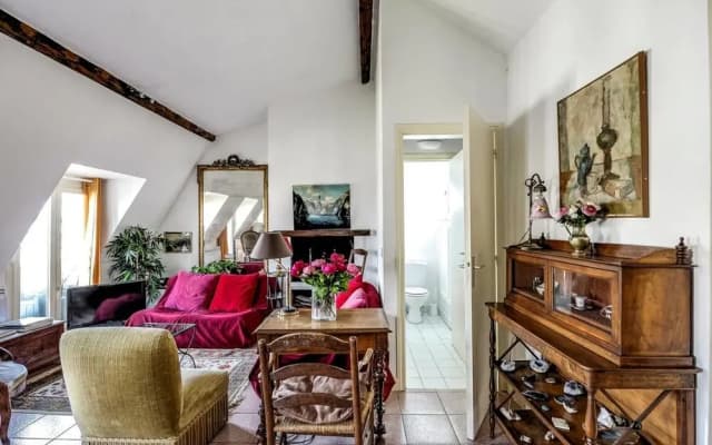 Rustic 3-bdr Family Apartment in Canal St. Martin - photo 5