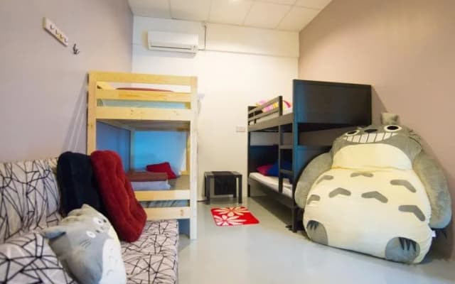 First Floor Guesthouse - photo 5