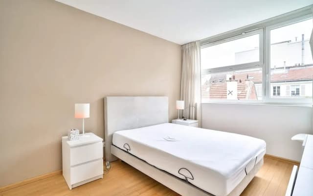 Charming 3 Room Apartment - Paris - photo 3