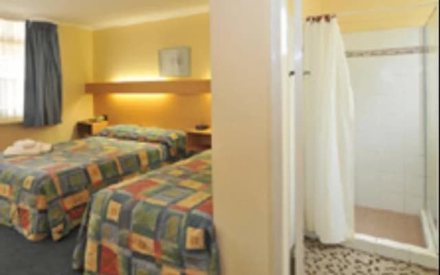 Windsor Heritage Motel - photo 4