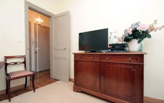 2 rooms - next to the Eiffel tower - Trocadéro - photo 2