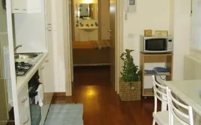 Zara Cosy & Cheap Apartment - Free Parking - Open 24h - photo 2
