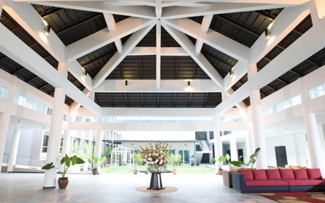 Cherengin Hills Convention & Spa Resort - photo 2