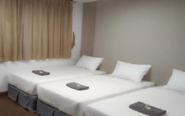 499 Hotel Ratchadapisek Bangkok - photo 2