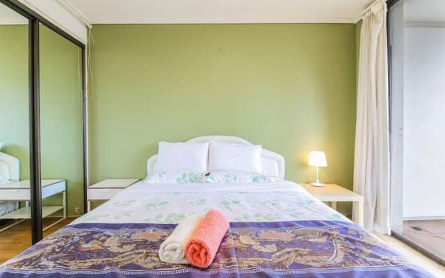 Amazing Location Cozy Stay with Parking - photo 2