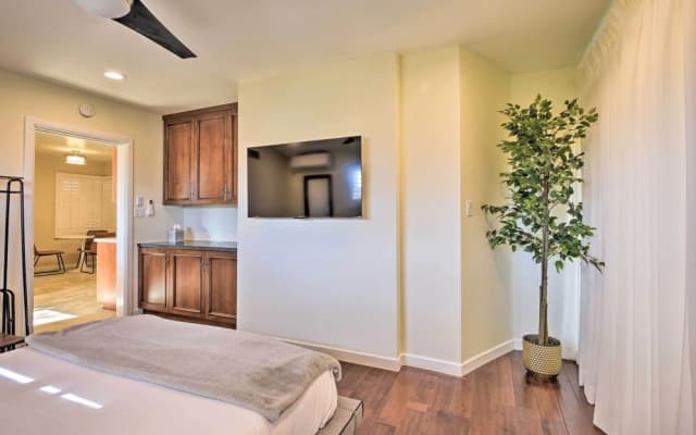 Los Angeles Suite ~ 12 Mi From Downtown! - photo 3