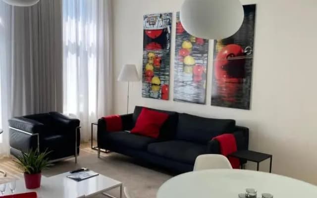 Luxury Center Apartment - photo 3
