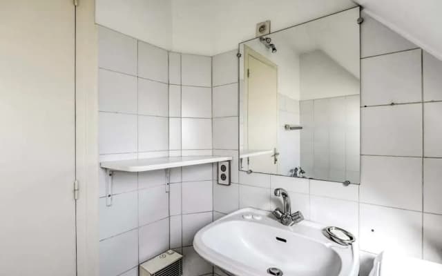 Rustic 3-bdr Family Apartment in Canal St. Martin - photo 4