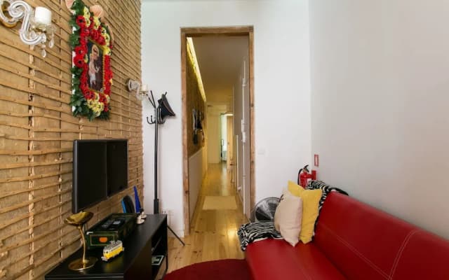 Bica Elevator Apartment Rentexperience - photo 3