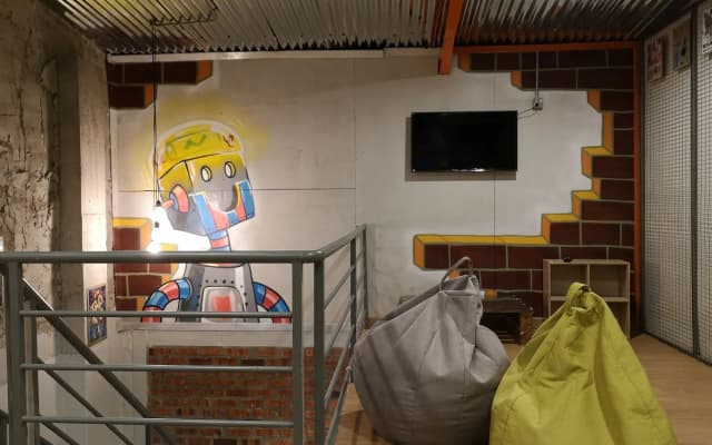 Iron Inn - Hostel - photo 3